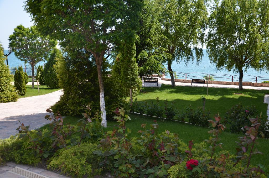 Single Private Apartments In Marina View Fort Beach Свети-Влас Экстерьер фото