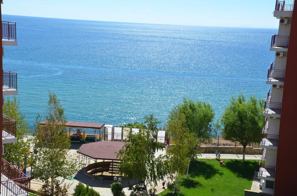 Single Private Apartments In Marina View Fort Beach Свети-Влас Экстерьер фото