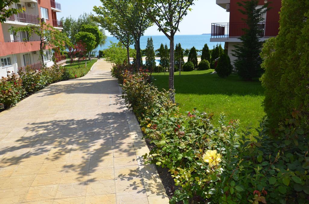 Single Private Apartments In Marina View Fort Beach Свети-Влас Экстерьер фото