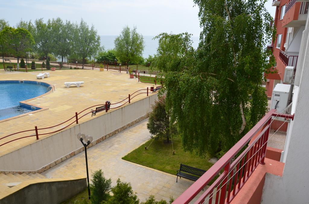 Single Private Apartments In Marina View Fort Beach Свети-Влас Экстерьер фото