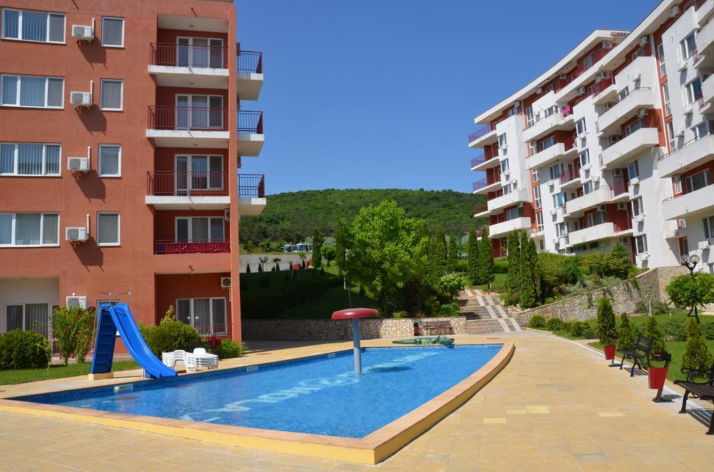 Single Private Apartments In Marina View Fort Beach Свети-Влас Экстерьер фото