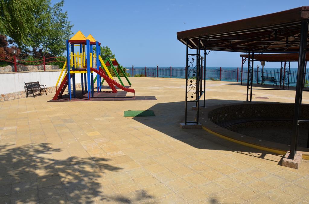Single Private Apartments In Marina View Fort Beach Свети-Влас Экстерьер фото