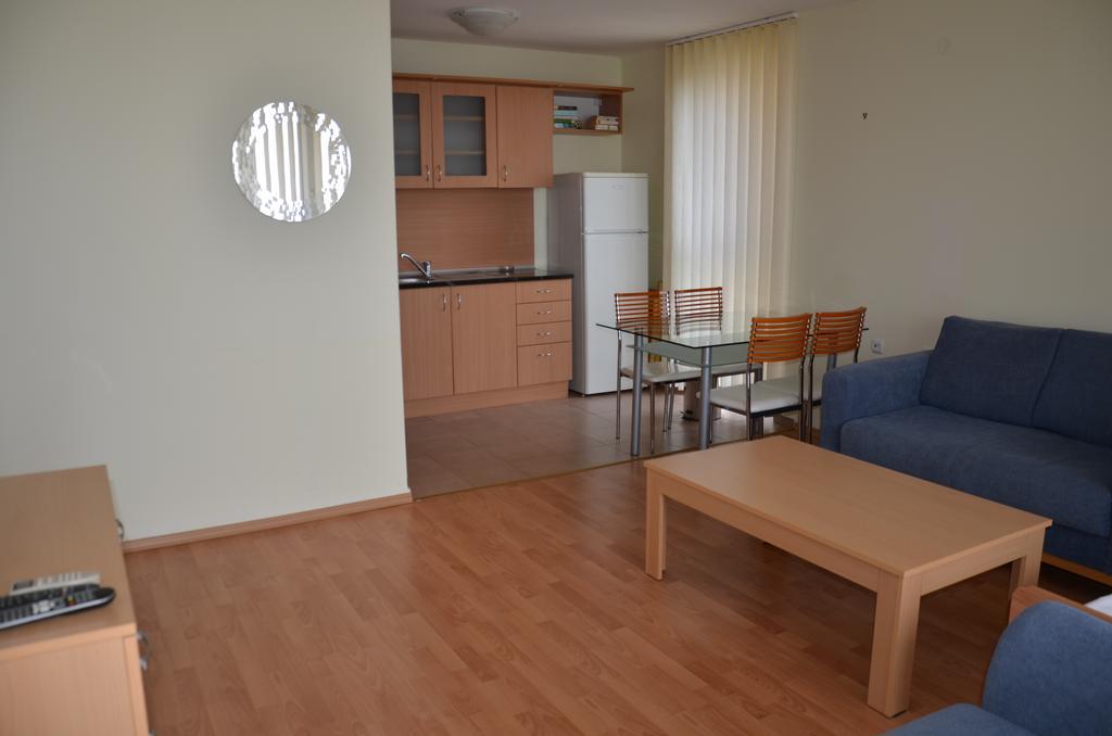 Single Private Apartments In Marina View Fort Beach Свети-Влас Экстерьер фото