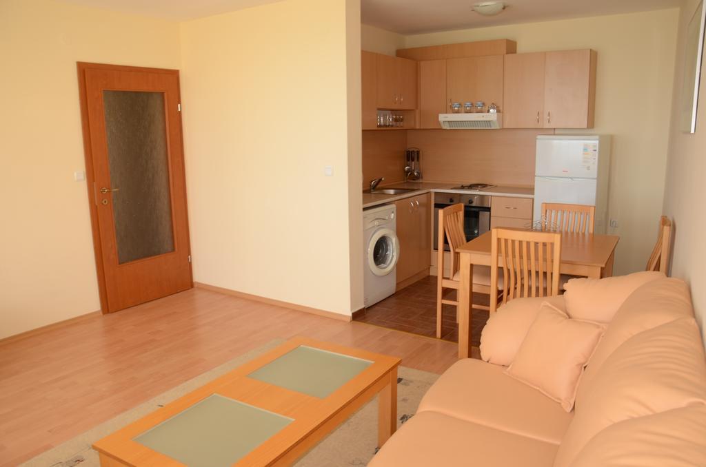 Single Private Apartments In Marina View Fort Beach Свети-Влас Экстерьер фото