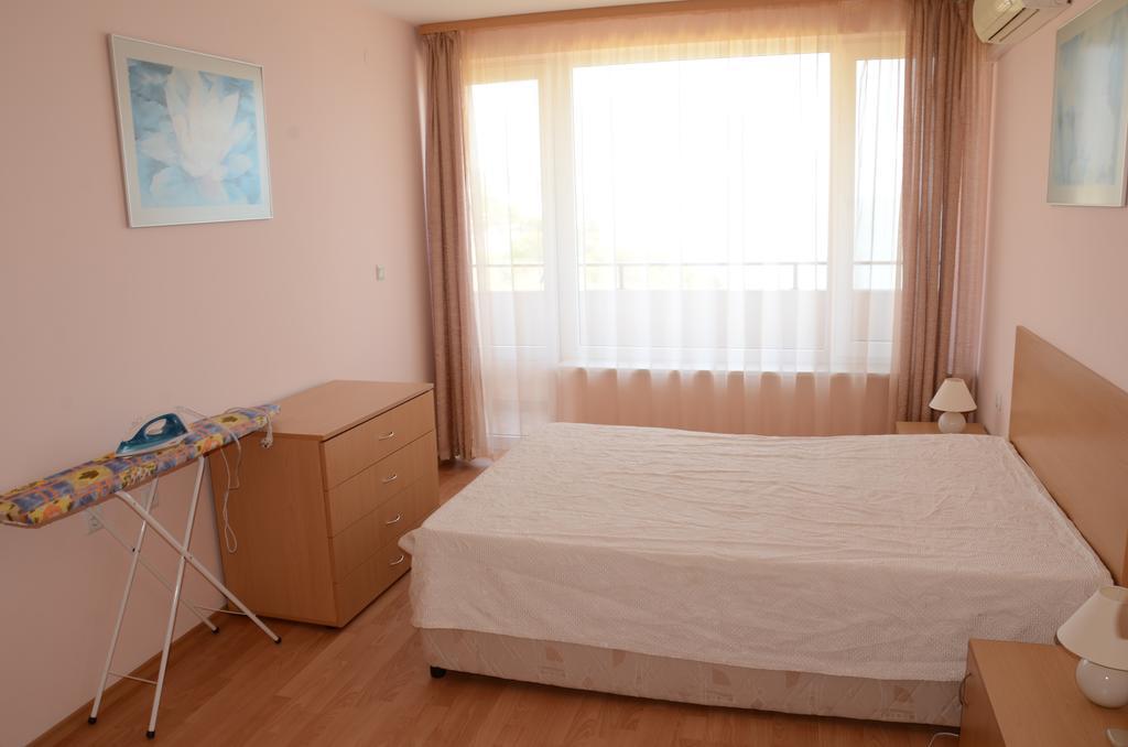 Single Private Apartments In Marina View Fort Beach Свети-Влас Экстерьер фото