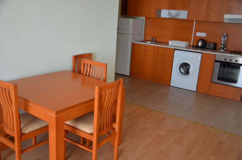 Single Private Apartments In Marina View Fort Beach Свети-Влас Экстерьер фото