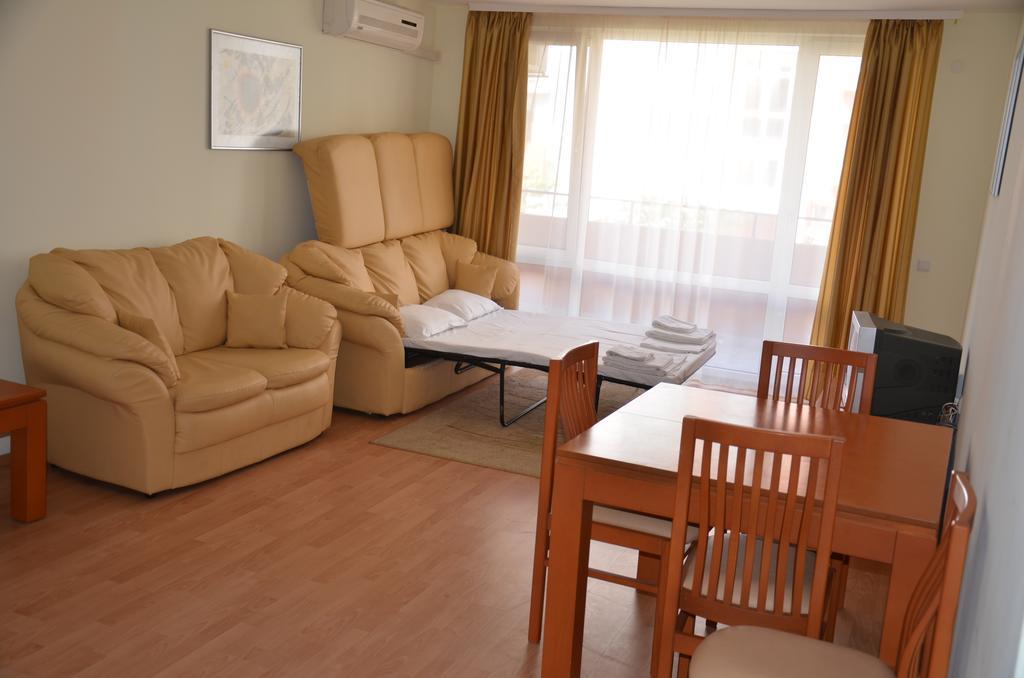Single Private Apartments In Marina View Fort Beach Свети-Влас Экстерьер фото