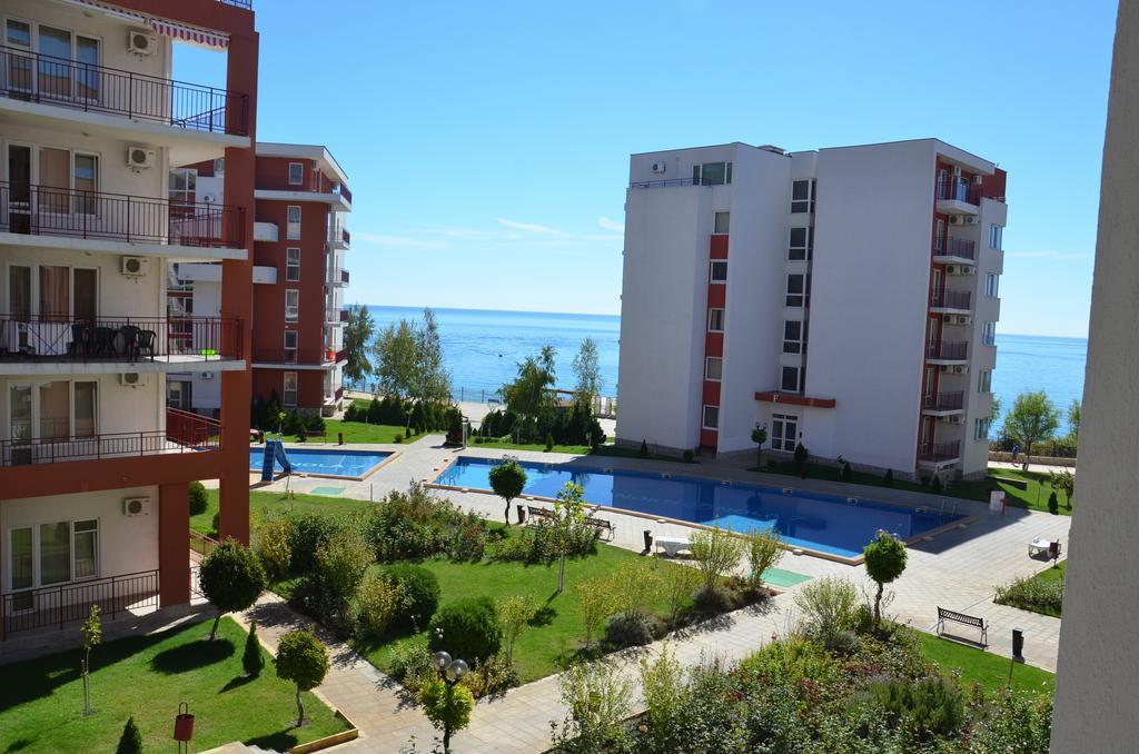 Single Private Apartments In Marina View Fort Beach Свети-Влас Экстерьер фото