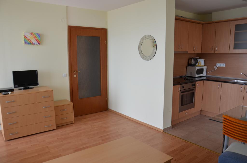 Single Private Apartments In Marina View Fort Beach Свети-Влас Экстерьер фото