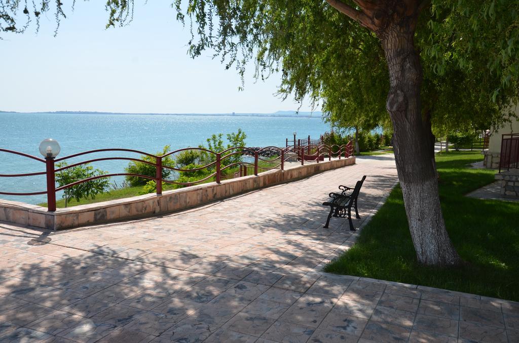 Single Private Apartments In Marina View Fort Beach Свети-Влас Экстерьер фото