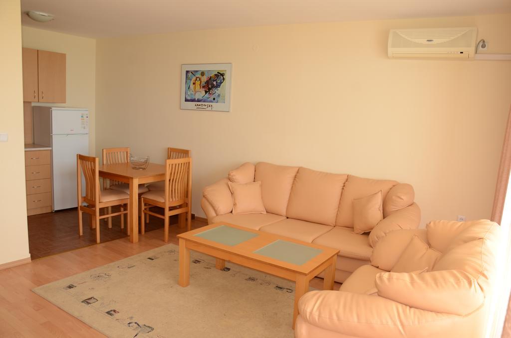 Single Private Apartments In Marina View Fort Beach Свети-Влас Экстерьер фото