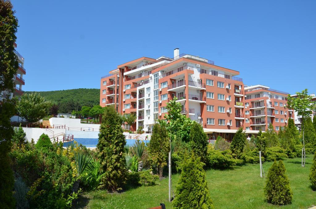 Single Private Apartments In Marina View Fort Beach Свети-Влас Экстерьер фото